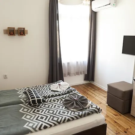 Graf Ignatiev - 3br Appartement